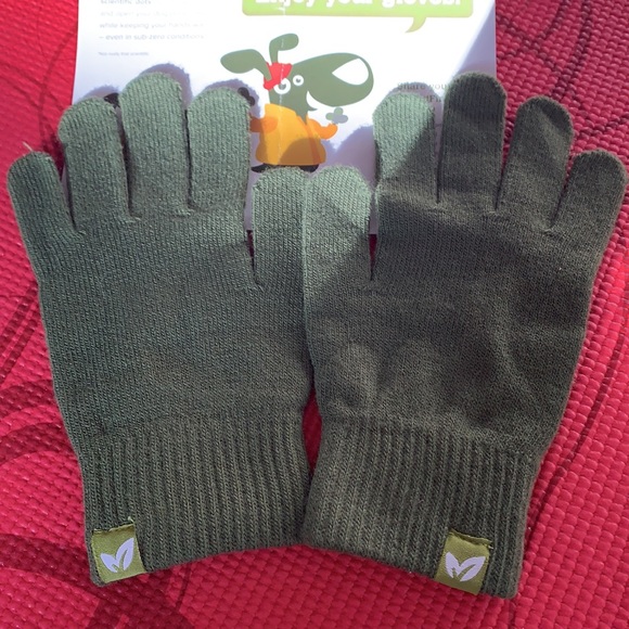 Brand New Earth Rated 🌱 Doggie 🐶 Bandana & Knit Gloves - Picture 3 of 6